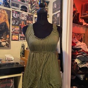 3/25 Y2K A&E Olive Green Ruffle Women's Top